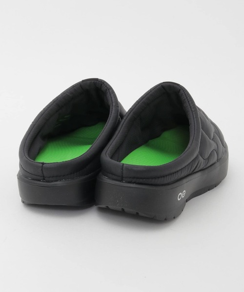 OOFOS(ウーフォス)の「《WEB限定》【OOFOS/ウーフォス】Women’s OOcOOzie Thermo Mule_Black/Black(サンダル・レディース・ブラック・23/24/25)」の4枚目の写真