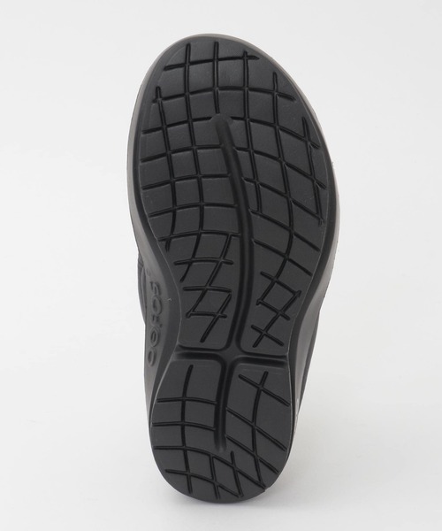 OOFOS(ウーフォス)の「《WEB限定》【OOFOS/ウーフォス】Women’s OOcOOzie Thermo Mule_Black/Black(サンダル・レディース・ブラック・23/24/25)」の5枚目の写真