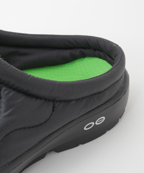 OOFOS(ウーフォス)の「《WEB限定》【OOFOS/ウーフォス】Women’s OOcOOzie Thermo Mule_Black/Black(サンダル・レディース・ブラック・23/24/25)」の6枚目の写真