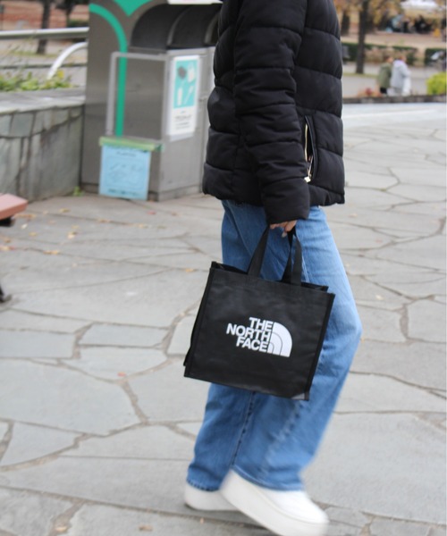 THE NORTH FACE（ザノースフェイス）の「【THE NORTH FACE/ザノースフェイス】ショッパーバッグXS(SHOPPER　BAG　XS）（エコバッグ/サブバッグ・レディース・ブラック・ONESIZE）」の7枚目の写真