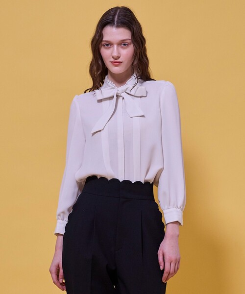 TOCCA(トッカ)の「PROMISE RIBBON ROSETTE ブラウス(シャツ/ブラウス・レディース・アイボリー系/ライトグリーン系/ネイビー系・0/4)」の7枚目の写真
