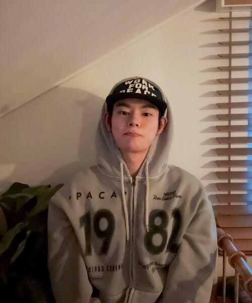 AMOU(アモウ)の「1982 Vintage Uniform hoodie zip up gray(パーカー・レディース・その他・FREE)」の5枚目の写真