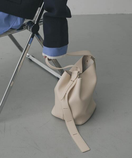 SENSE OF PLACE by URBAN RESEARCH（センスオブプレイスバイアーバンリサーチ）の「マルチショルダースクエアバッグ /肩掛け/斜め掛け/オールシーズン/ベーシック（ショルダーバッグ・レディース・ブラック/ライトベージュ/ブルー・ONE）」の2枚目の写真