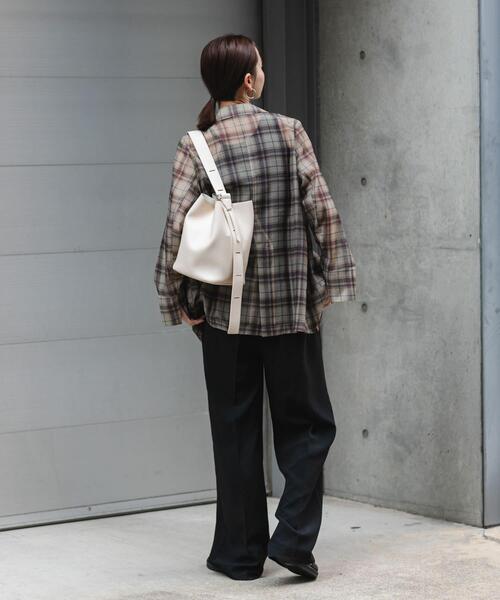SENSE OF PLACE by URBAN RESEARCH（センスオブプレイスバイアーバンリサーチ）の「マルチショルダースクエアバッグ（ショルダーバッグ・レディース・ブラック/ライトベージュ/ブルー・ONE）」の15枚目の写真