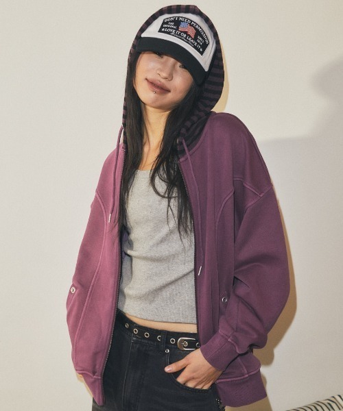 MAHAGRID(マハグリッド)の「mahagrid 『mahagrid/マハグリッド』 Pigment Stripe Mix Zip-Up Hoodie/ピグメントストライプミックスジップアップパーカー(パーカー・レディース・チャコールグレー/パープル・FREE)」の4枚目の写真