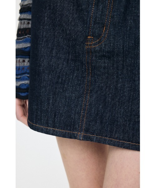 MOUSSY(マウジー)の「【26年SS新作】MIDRISE DENIM スカート(スカート・レディース・ワンウォッシュ/ブルー・1/0/2)」の5枚目の写真