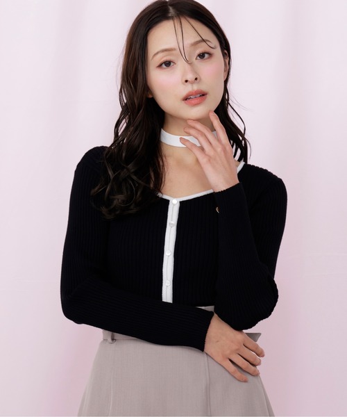 JILL by JILL STUART(ジルバイジルスチュアート)の「チョーカー付きスクエアニット(ニット/セーター・レディース・グレー/レッド/ホワイト/ブラック・FREE)」の3枚目の写真