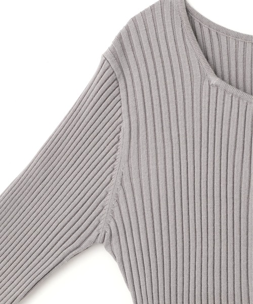 JILL by JILL STUART(ジルバイジルスチュアート)の「チョーカー付きスクエアニット(ニット/セーター・レディース・グレー/レッド/ホワイト/ブラック・FREE)」の21枚目の写真