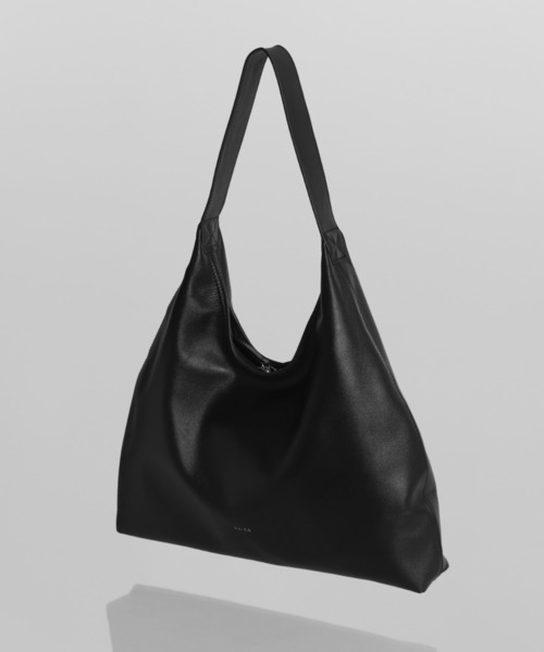 YArKA（ヤーカ）の「【YArKA/ヤーカ】real leather round design one handle big bag [wam10] / リアルレザーワンハンドルデザインビッグバッグ（トートバッグ・メンズ・ブラック・FREE）」の11枚目の写真