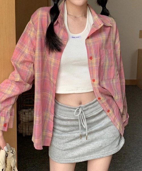 yuue' ( wear )(ユーイ)の「オーバーサイズチェック柄長袖シャツ/冷房対策 UVカット(シャツ/ブラウス・レディース・レッド/ブルー/ピンク/ライトブルー/ブルー系その他/ブラウン/レッド系その他/ブラック・FREE)」の7枚目の写真