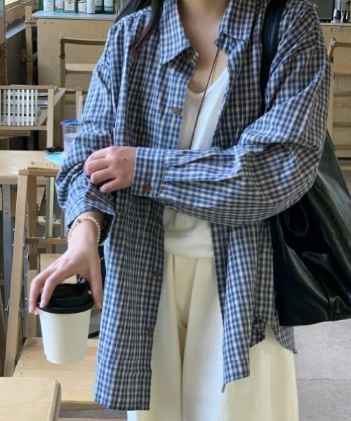 yuue' ( wear )(ユーイ)の「オーバーサイズチェック柄長袖シャツ/冷房対策 UVカット(シャツ/ブラウス・レディース・レッド/ブルー/ピンク/ライトブルー/ブルー系その他/ブラウン/レッド系その他/ブラック・FREE)」の12枚目の写真