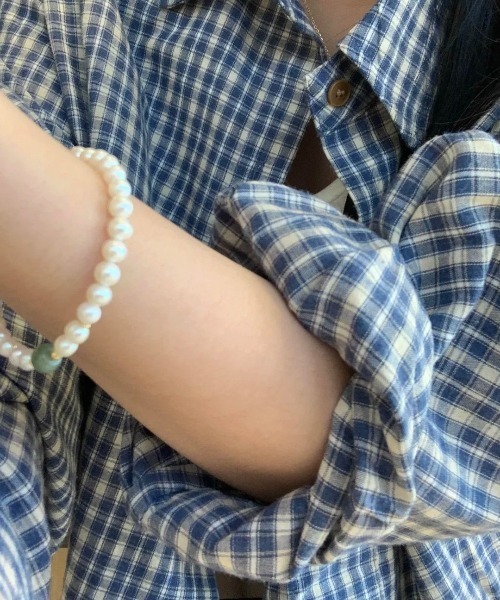 yuue' ( wear )(ユーイ)の「オーバーサイズチェック柄長袖シャツ/冷房対策 UVカット(シャツ/ブラウス・レディース・レッド/ブルー/ピンク/ライトブルー/ブルー系その他/ブラウン/レッド系その他/ブラック・FREE)」の14枚目の写真