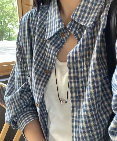 yuue' ( wear )(ユーイ)の「オーバーサイズチェック柄長袖シャツ/冷房対策 UVカット(シャツ/ブラウス・レディース・レッド/ブルー/ピンク/ライトブルー/ブルー系その他/ブラウン/レッド系その他/ブラック・FREE)」の13枚目の写真