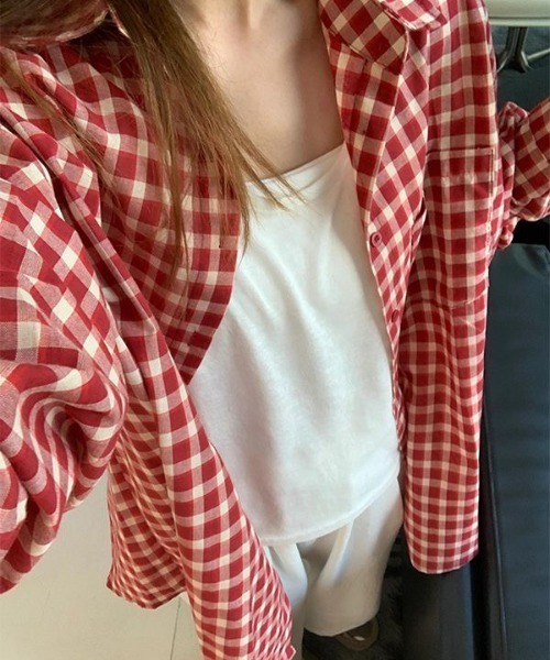 yuue' ( wear )(ユーイ)の「オーバーサイズチェック柄長袖シャツ/冷房対策 UVカット(シャツ/ブラウス・レディース・レッド/ブルー/ピンク/ライトブルー/ブルー系その他/ブラウン/レッド系その他/ブラック・FREE)」の17枚目の写真