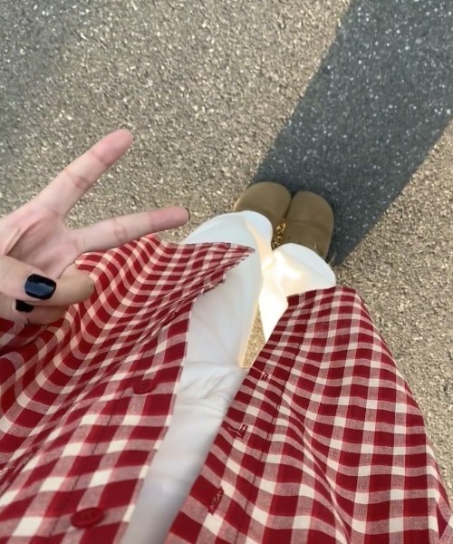 yuue' ( wear )(ユーイ)の「オーバーサイズチェック柄長袖シャツ/冷房対策 UVカット(シャツ/ブラウス・レディース・レッド/ブルー/ピンク/ライトブルー/ブルー系その他/ブラウン/レッド系その他/ブラック・FREE)」の18枚目の写真