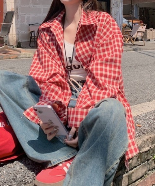 yuue' ( wear )(ユーイ)の「オーバーサイズチェック柄長袖シャツ/冷房対策 UVカット(シャツ/ブラウス・レディース・レッド/ブルー/ピンク/ライトブルー/ブルー系その他/ブラウン/レッド系その他/ブラック・FREE)」の22枚目の写真
