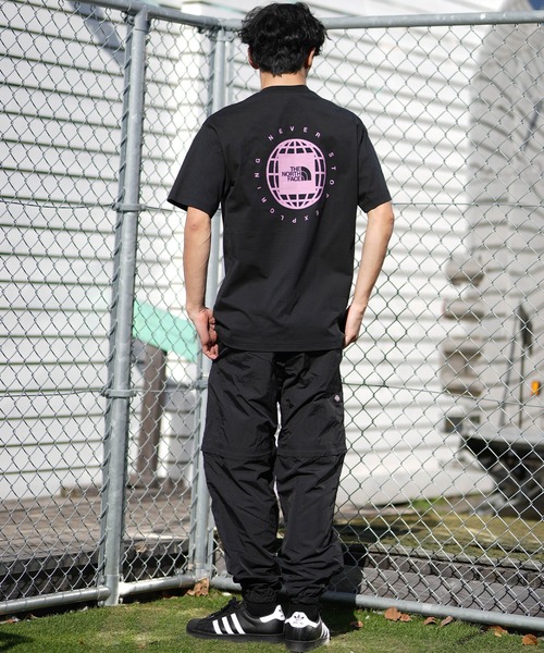 THE NORTH FACE(ザノースフェイス)の「THE NORTH FACE/ザ・ノース・フェイス 半袖 Tシャツ NT32633 ショートスリーブジオスクエアロゴティー(Tシャツ/カットソー・メンズ・スモークグレー/ブラック/ホワイト・M/S/XL/L/XXL)」の22枚目の写真