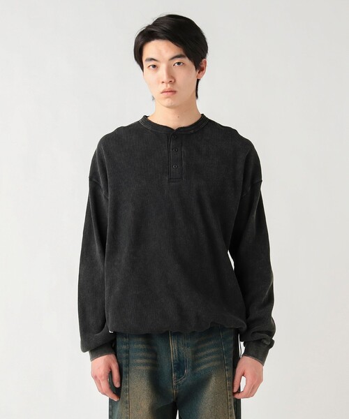 BEAMS HEART(ビームスハート)の「SW ワッフル ヘンリーネック カットソー(Tシャツ/カットソー・メンズ・ブラウン/ブラック・MEDIUM/SMALL/LARGE)」の2枚目の写真