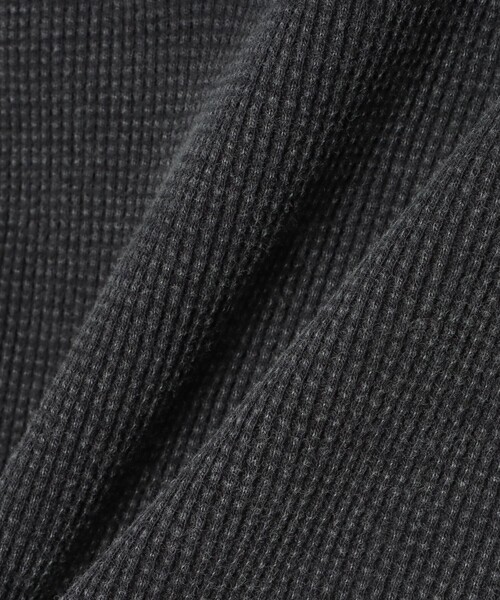 BEAMS HEART(ビームスハート)の「SW ワッフル ヘンリーネック カットソー(Tシャツ/カットソー・メンズ・ブラウン/ブラック・MEDIUM/SMALL/LARGE)」の10枚目の写真