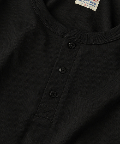 OUTSTANDING(アウトスタンディング)の「VINTAGE HENLEY NECK LONG SLEEVE TEE_BLACK(Tシャツ/カットソー・メンズ・その他・LARGE/X-LARGE/MEDIUM)」の4枚目の写真