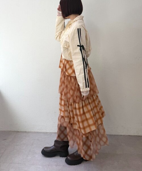 w closet(ダブルクローゼット)の「フリルナイロンブルゾン(ブルゾン・レディース・ピンク/ネイビー/アイボリー・SMALL/MEDIUM)」の8枚目の写真