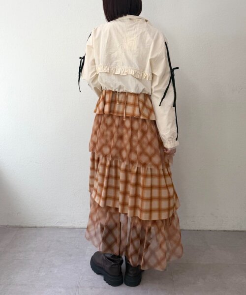 w closet(ダブルクローゼット)の「フリルナイロンブルゾン(ブルゾン・レディース・ピンク/ネイビー/アイボリー・SMALL/MEDIUM)」の9枚目の写真