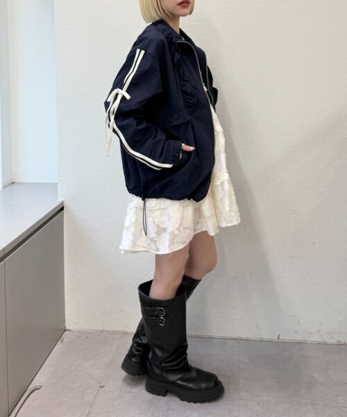 w closet(ダブルクローゼット)の「フリルナイロンブルゾン(ブルゾン・レディース・ピンク/ネイビー/アイボリー・SMALL/MEDIUM)」の16枚目の写真