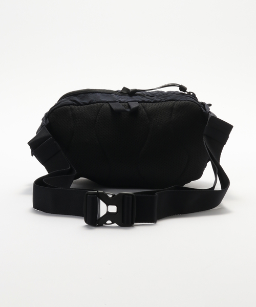 C.P. COMPANY（シーピーカンパニー）の「C.P.Company / シーピーカンパニー NYLON B WAISTBAG（ボディバッグ/ウエストポーチ・メンズ・ブラック/カーキ/ネイビー・FREE）」の10枚目の写真
