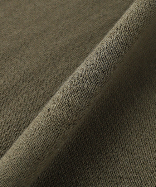 extreme cashmere(エクストリーム カシミヤ)の「EXTREME CASHMERE/エクストリーム カシミア n394 JAMES(ニット/セーター・メンズ・ブラック/カーキ/ネイビー/グレー・FREE)」の5枚目の写真