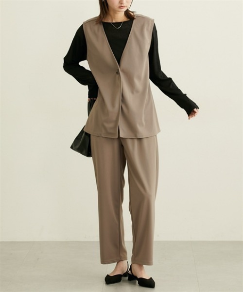 nissen（ニッセン）の「２点セット（ペプラムジレ＋テーパードパンツ）（カバーオール・レディース・モカ/ブラック・M/L）」の2枚目の写真