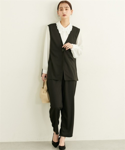 nissen（ニッセン）の「２点セット（ペプラムジレ＋テーパードパンツ）（カバーオール・レディース・モカ/ブラック・M/L）」の4枚目の写真