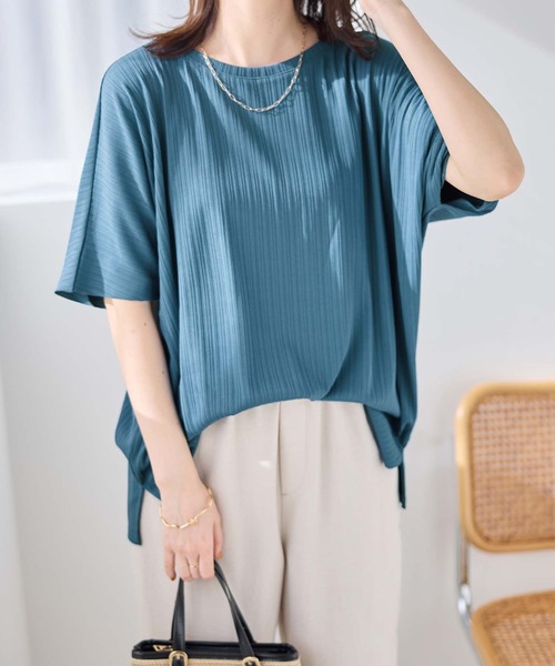 Viola e Viola(ヴィオラエヴィオラ)の「ひんやりランダムテレコドルマントップス(Tシャツ/カットソー・レディース・フューシャピンク/ブラック/ブルーグリーン/ブラウン/モカ・LL/L/M)」の4枚目の写真