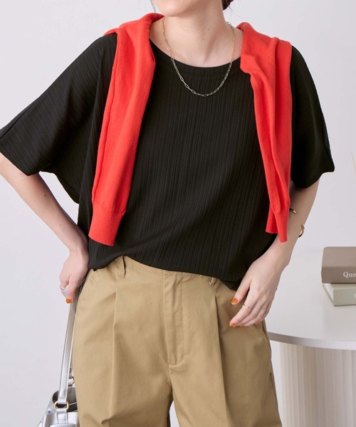 Viola e Viola(ヴィオラエヴィオラ)の「ひんやりランダムテレコドルマントップス(Tシャツ/カットソー・レディース・フューシャピンク/ブラック/ブルーグリーン/ブラウン/モカ・LL/L/M)」の2枚目の写真