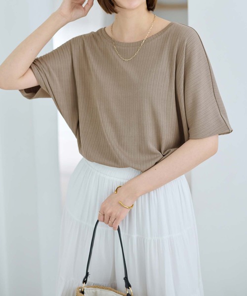 Viola e Viola(ヴィオラエヴィオラ)の「ひんやりランダムテレコドルマントップス(Tシャツ/カットソー・レディース・フューシャピンク/ブラック/ブルーグリーン/ブラウン/モカ・LL/L/M)」の21枚目の写真