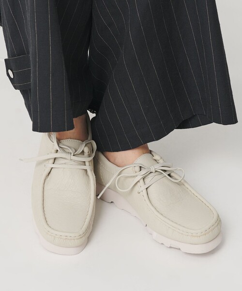 Clarks Originals（クラークスオリジナルズ）の「＜Clarks Originals＞レザー ワラビーブーツ ゴアテックス（ブーツ・レディース・オフホワイト・5/6/4）」の2枚目の写真