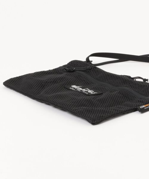 WILD THINGS（ワイルドシングス）の「【WILD THINGS】LIGHT SHOULDER POUCH M 超軽量 リップストップナイロン 2層ポケット ミニショルダー（ショルダーバッグ・レディース・ブラック/クリアブラウン/カーキ・ONE SIZE）」の5枚目の写真