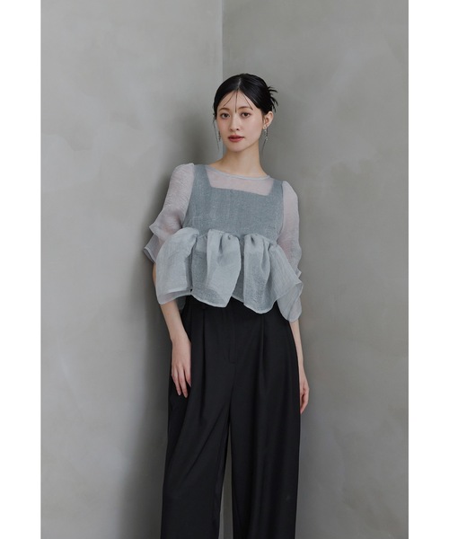 niana(ニアナ)の「オーガンザペプラムトップスセットアップドレス 3点セット セパレート パンツドレス 結婚式 二次会 同窓会 セレモニー パーティードレス オケージョンドレス お呼ばれ(パンツドレス・レディース・ブルー/ベージュ/ブラック×グレー・S/M/L)」の4枚目の写真