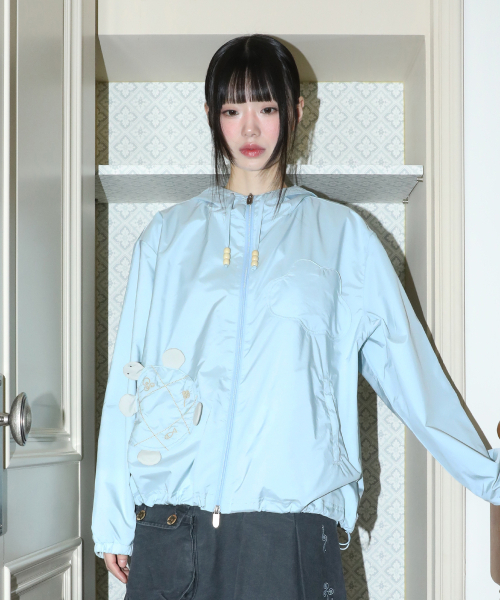 RuNaKi'Hu'(ルナキフ)の「WXJ040 カメオトフリルウィンドブレーカー (SKY BLUE)(ナイロンジャケット・レディース・その他・1/2)」の6枚目の写真