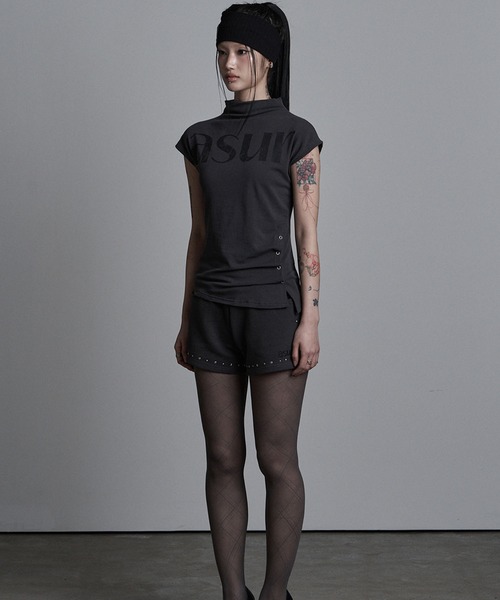 as you are(アズユーアー)の「◇ASYOUARE◇サイド スナップ ハーフ ネック Tシャツ SIDE SNAP HALF NECK T-SHIRT(Tシャツ/カットソー・レディース・ブラック/グレー/チャコール・FREE)」の19枚目の写真