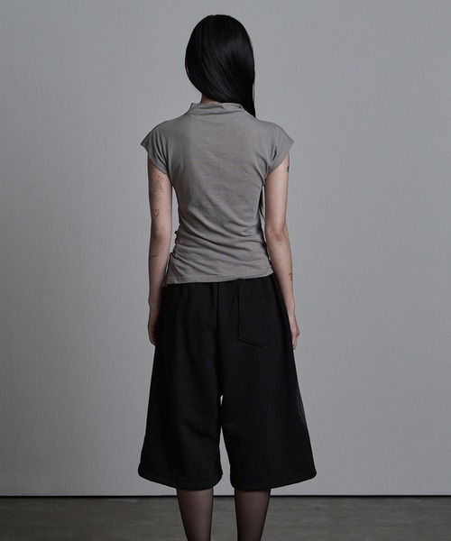 as you are(アズユーアー)の「◇ASYOUARE◇サイド スナップ ハーフ ネック Tシャツ SIDE SNAP HALF NECK T-SHIRT(Tシャツ/カットソー・レディース・ブラック/グレー/チャコール・FREE)」の17枚目の写真