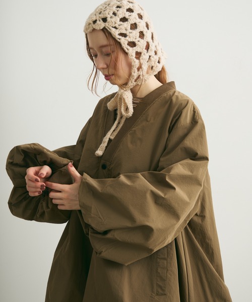 Crisp（クリスプ）の「Vネックバルーンライトジャケット（ブルゾン・レディース・ブラック/カーキ・FREE）」の14枚目の写真