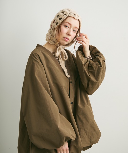 Crisp（クリスプ）の「Vネックバルーンライトジャケット（ブルゾン・レディース・ブラック/カーキ・FREE）」の12枚目の写真