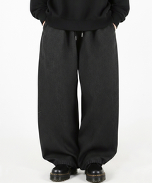 EIGHTVOLUME（エイトボリューム）の「EVバルーンオーバーサイズワイドバンディングデニムパンツ（黒デニム）（デニムパンツ）」