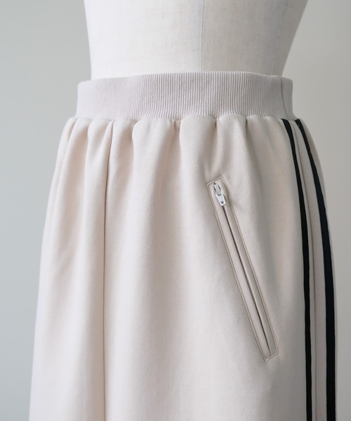DOLLUPOOPS(ドールアップウップス)の「Side Line Skirt(サイドラインスカート)(スカート・レディース・ライトベージュ/チャコール・FREE)」の11枚目の写真