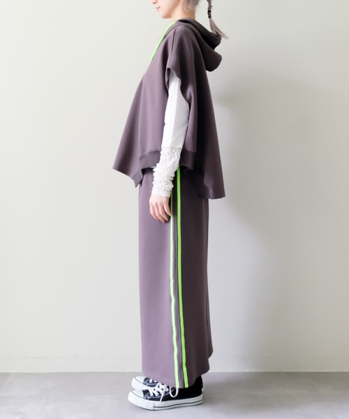 DOLLUPOOPS(ドールアップウップス)の「Side Line Skirt(サイドラインスカート)(スカート・レディース・ライトベージュ/チャコール・FREE)」の18枚目の写真