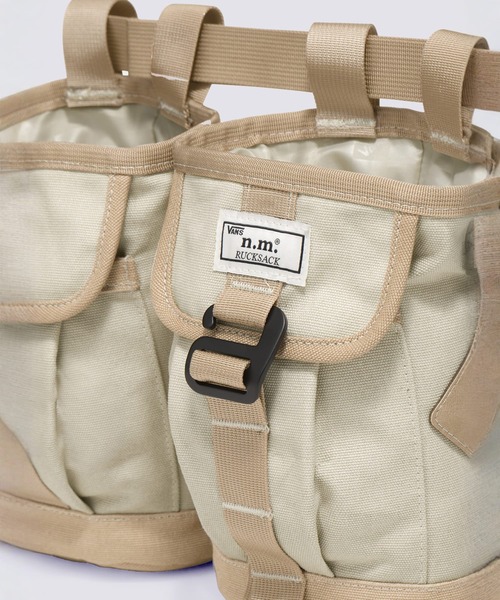 VANS(バンズ)の「NICOLE MCLAUGHLIN チョークバッグ / LX Nicole M Chalk Bag NICOLE M VN000KBH2N11(ショルダーバッグ・メンズ・ベージュ・ONE SIZE)」の4枚目の写真