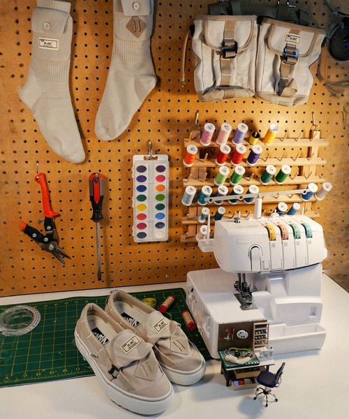 VANS(バンズ)の「NICOLE MCLAUGHLIN チョークバッグ / LX Nicole M Chalk Bag NICOLE M VN000KBH2N11(ショルダーバッグ・メンズ・ベージュ・ONE SIZE)」の6枚目の写真