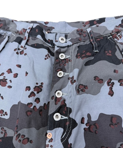 SUGARHILL(シュガーヒル)の「CHOCOCHIP CAMO CARGO PANTS(カーゴパンツ・メンズ・ベージュ/ブルー・30/32/34)」の4枚目の写真