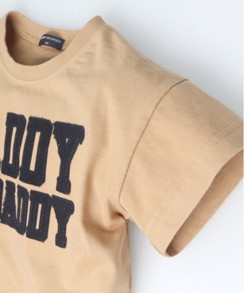 Daddy Oh Daddy(ダディーオーダディー)の「【ジュニアあり】【綿100%】ロゴワッペン半袖Tシャツ(Tシャツ/カットソー・キッズ・パープル/ベージュ・150/140/130/110/160/120/100)」の4枚目の写真