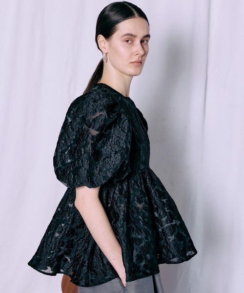 MAISON SPECIAL（メゾンスペシャル）の「Sheer Flower Jacquard Blouse/シアーフラワージャガードブラウス（シャツ/ブラウス・レディース・レッド/ブラック/マルチ・FREE）」の14枚目の写真